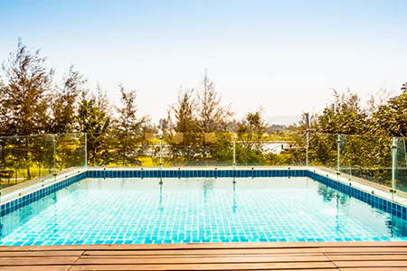 Cost of Glass Pool Fence Repair in Pinewood, FL